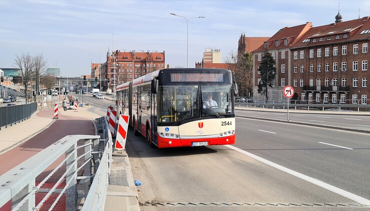 800 metrów nowych buspasów na Trakcie Świętego Wojciecha. Sprawniejszy dojazd na Orunię i do...